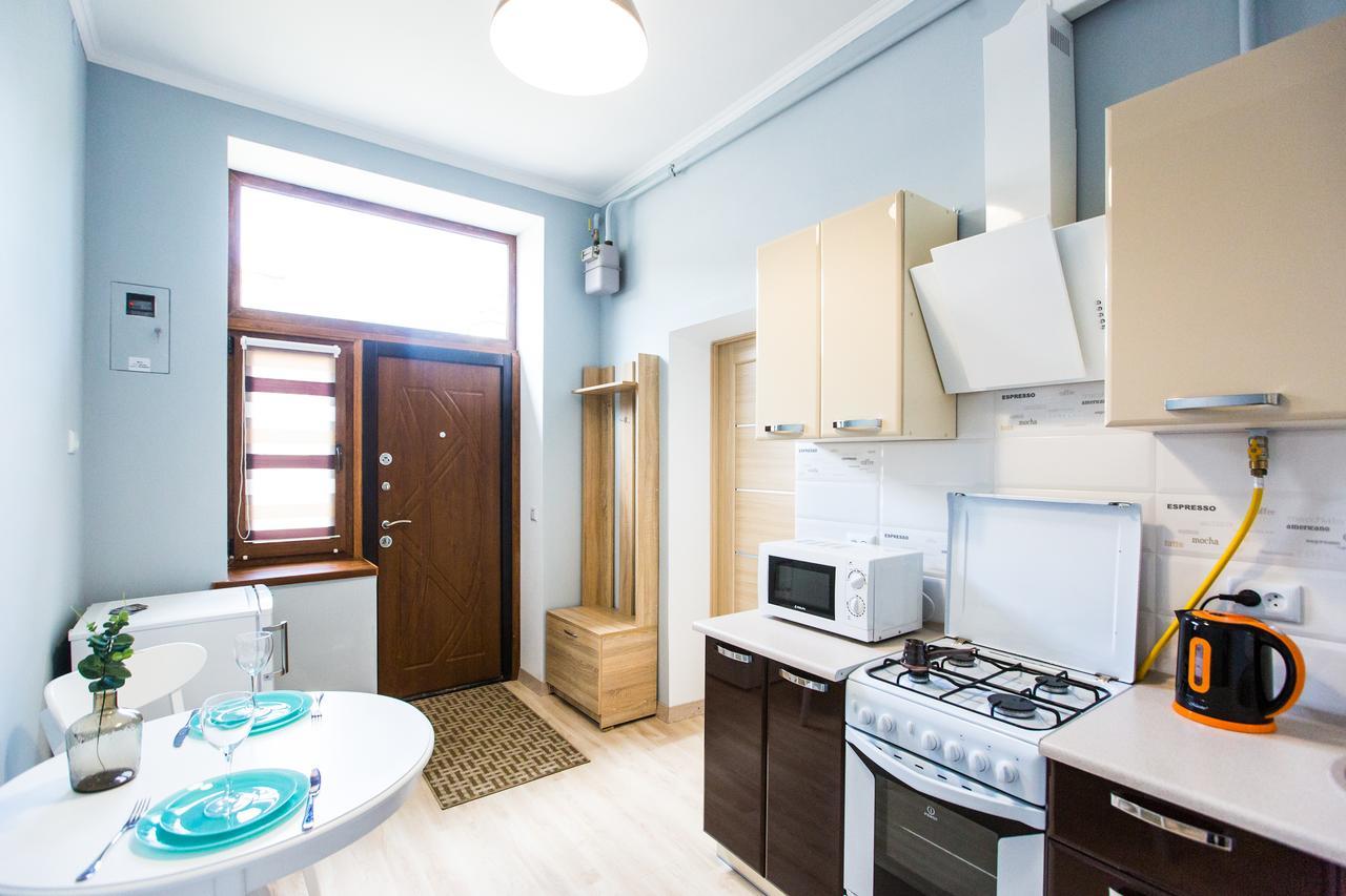 1 Bedroom Apartment Near Elizabeth'S The Cathedral Lviv Exterior photo